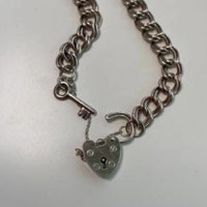 Vintage Sterling Silver Heart Clasp Lock Padlock Charm Bracelet LOCKET